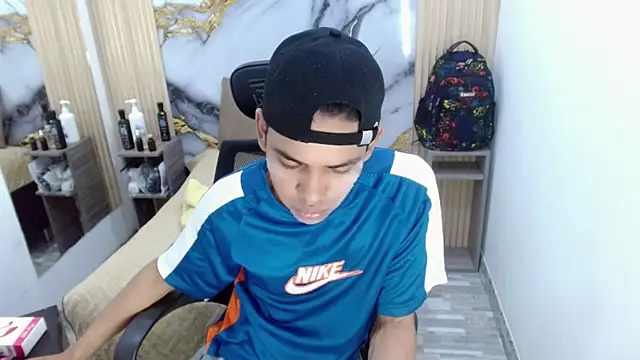 DaviidBuckx  online show from May 24, 2:49 am