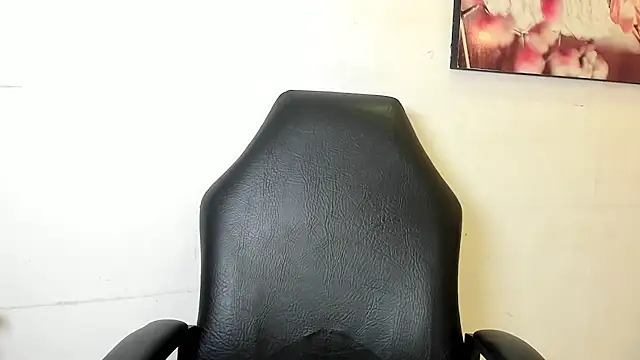 Snapshot of kitty_rrose chatting on February 28, 12:50 pm kitty rrose online show from February 28, 12:50 pm