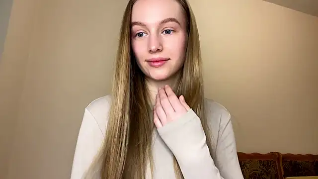 Snapshot of Viktoria_Vibes chatting on February 9, 4:22 pm Viktoria Vibes online show from February 9, 4:22 pm