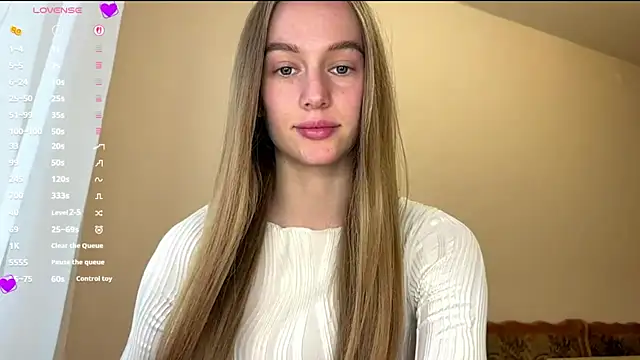 Snapshot of Viktoria_Vibes chatting on June 6, 3:39 pm Viktoria Vibes online show from June 6, 3:39 pm