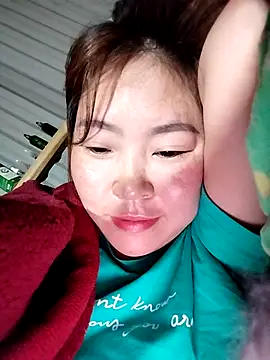 Snapshot of Yiyoongg chatting on February 10, 11:20 pm Yiyoongg online show from February 10, 11:20 pm