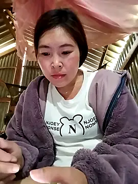 Snapshot of Yiyoongg chatting on February 15, 4:31 am Yiyoongg online show from February 15, 4:31 am