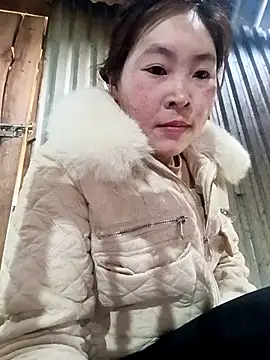 Snapshot of Yiyoongg chatting on February 20, 8:16 am Yiyoongg online show from February 20, 8:16 am