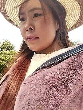 Yiyoongg online show from March 29, 2:11 am