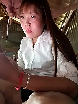 Yiyoongg online show from March 30, 9:10 am