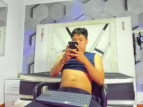 AdrianWalker online show from August 9, 11:31 pm