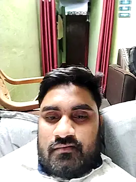 loyalboy 0052 online show from April 2, 7:00 pm