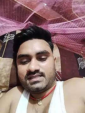 Snapshot of loyalboy_0052 chatting on July 8, 8:35 pm loyalboy 0052 online show from July 8, 8:35 pm