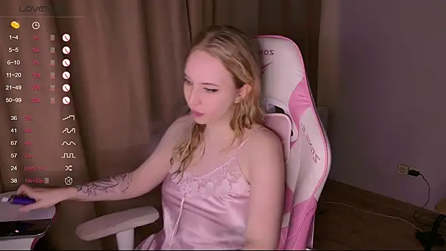 lilMelaniloveis online show from May 31, 8:21 am