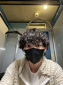 --ha-ru-- online show from April 10, 5:28 pm