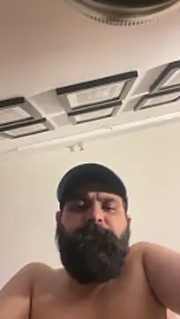 Snapshot of beerboy2222 chatting on March 26, 6:46 pm beerboy2222 online show from March 26, 6:46 pm