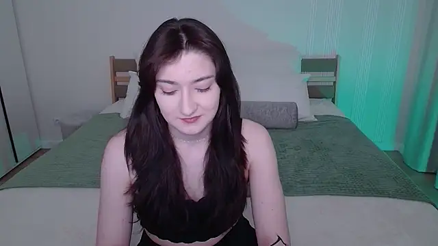 RosieGloom online show from March 24, 6:13 pm