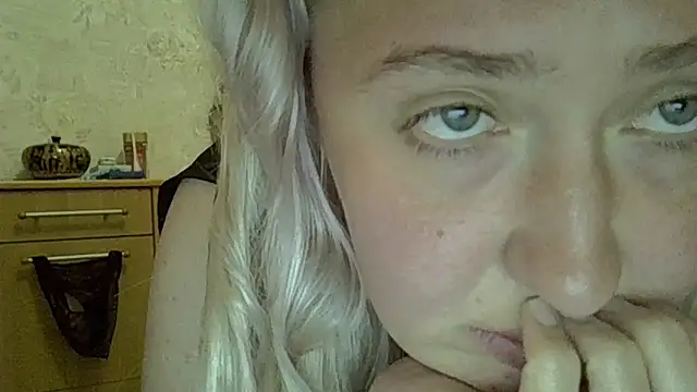 CurvyWild Lady30 online show from May 30, 6:38 pm