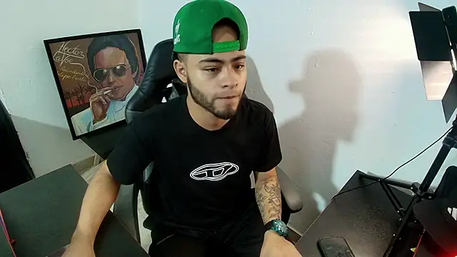 Xanderstone00 online show from February 13, 9:44 pm