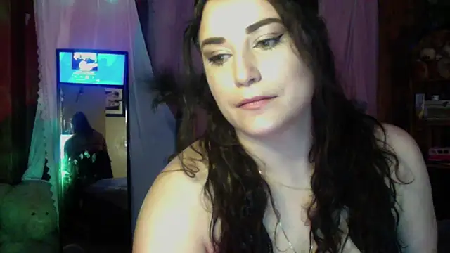 Snapshot of VelvetBrunetteXo chatting on February 20, 7:32 am VelvetBrunetteXo online show from February 20, 7:32 am