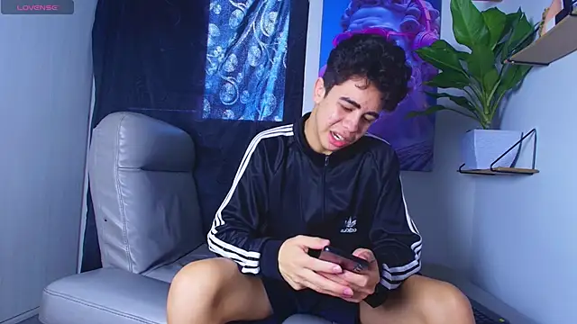 Gael moon  online show from February 26, 8:19 pm