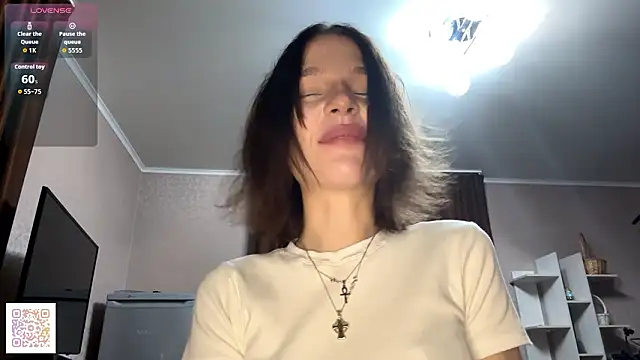 Snapshot of softyuno chatting on February 27, 8:31 pm softyuno online show from February 27, 8:31 pm