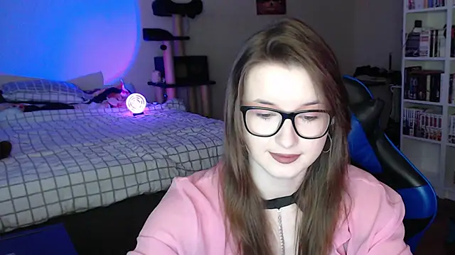 LunaXcherry online show from April 1, 4:48 pm