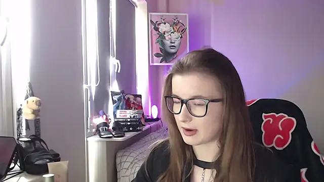 LunaXcherry online show from April 19, 11:09 am