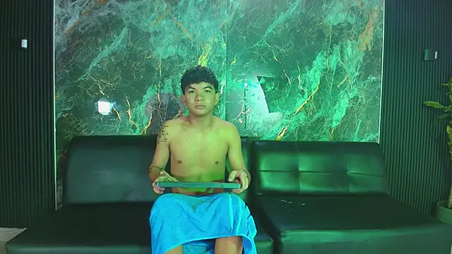 Snapshot of VelvetPassion chatting on February 22, 7:12 pm VelvetPassion online show from February 22, 7:12 pm