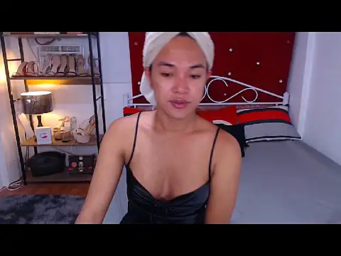 Snapshot of SeductiveAya chatting on February 17, 10:27 pm SeductiveAya online show from February 17, 10:27 pm