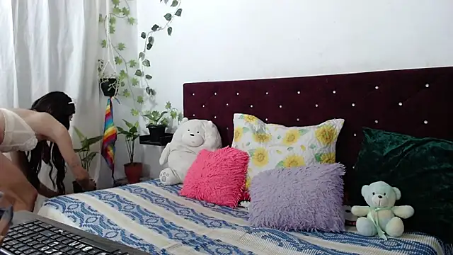 Saraanova1 online show from June 3, 2:47 am