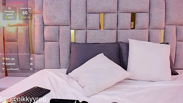 Nikky Red  online show from February 20, 6:26 am