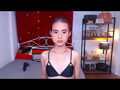 Snapshot of JuicyCockThea chatting on February 14, 9:17 am JuicyCockThea online show from February 14, 9:17 am