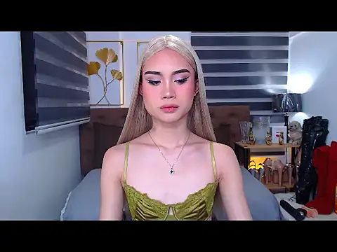 Snapshot of JuicyCockThea chatting on April 23, 1:46 pm JuicyCockThea online show from April 23, 1:46 pm