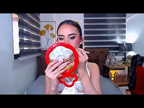 Snapshot of JuicyCockThea chatting on May 7, 1:11 am JuicyCockThea online show from May 7, 1:11 am