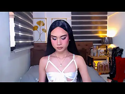 Snapshot of JuicyCockThea chatting on May 8, 1:00 am JuicyCockThea online show from May 8, 1:00 am