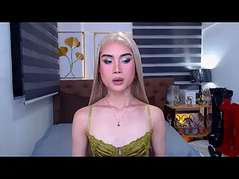 Snapshot of JuicyCockThea chatting on May 26, 2:13 pm JuicyCockThea online show from May 26, 2:13 pm