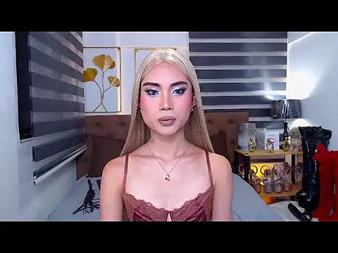 Snapshot of JuicyCockThea chatting on May 31, 9:05 pm JuicyCockThea online show from May 31, 9:05 pm