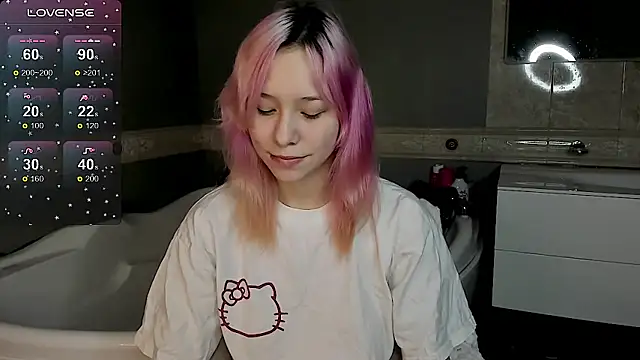 EmilyTrase online show from April 9, 1:16 am