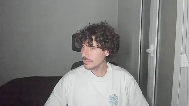 Snapshot of joaquin420_hot chatting on February 16, 10:50 pm joaquin420 hot online show from February 16, 10:50 pm