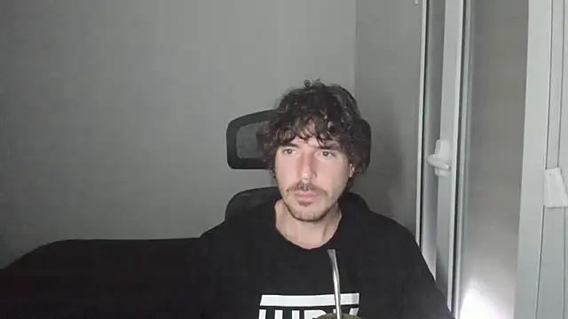 Snapshot of joaquin420_hot chatting on February 17, 3:29 pm joaquin420 hot online show from February 17, 3:29 pm