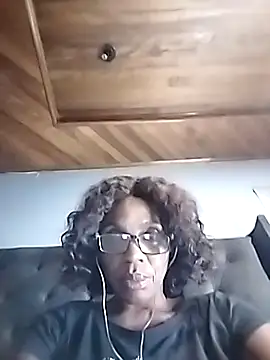 Snapshot of KINKYDOLL4U chatting on February 9, 9:19 pm KINKYDOLL4U online show from February 9, 9:19 pm