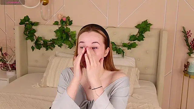 Snapshot of Abigail_Forland chatting on March 15, 5:13 am Abigail Forland online show from March 15, 5:13 am