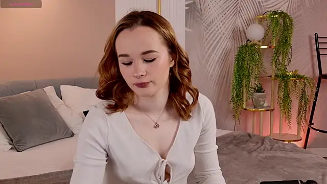 Snapshot of Abigail_Forland chatting on April 2, 5:05 am Abigail Forland online show from April 2, 5:05 am