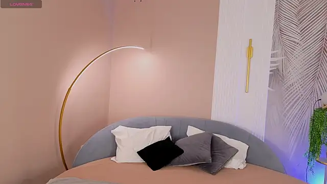 Snapshot of Abigail_Forland chatting on April 5, 5:04 am Abigail Forland online show from April 5, 5:04 am