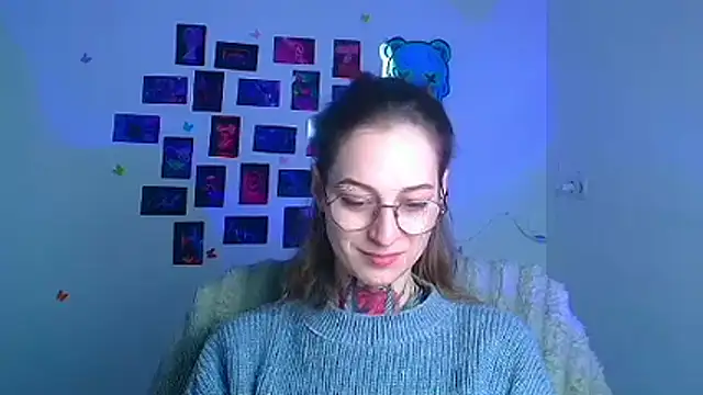 Snapshot of Esmi_Winter chatting on March 3, 6:19 am Esmi Winter online show from March 3, 6:19 am