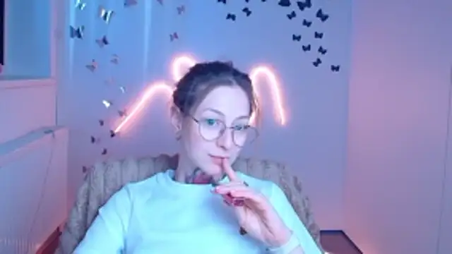 Esmi Winter online show from March 14, 12:32 pm