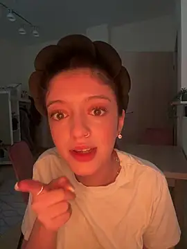 Snapshot of ValeriaVenom chatting on February 22, 7:51 am ValeriaVenom online show from February 22, 7:51 am