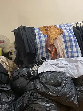 Snapshot of Femboysissy1919 chatting on April 6, 10:38 am Femboysissy1919 online show from April 6, 10:38 am