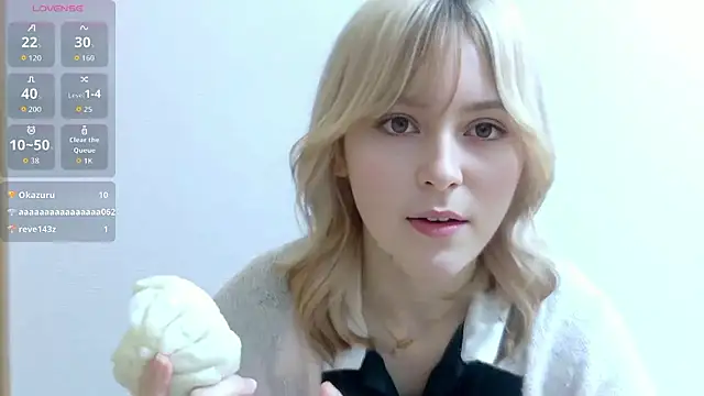 Snapshot of e_ri_ka93 chatting on June 19, 1:15 pm e ri ka93 online show from June 19, 1:15 pm
