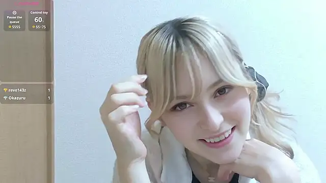 Snapshot of e_ri_ka93 chatting on June 21, 1:35 pm e ri ka93 online show from June 21, 1:35 pm