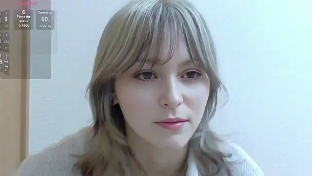 Snapshot of e_ri_ka93 chatting on July 10, 1:14 pm e ri ka93 online show from July 10, 1:14 pm