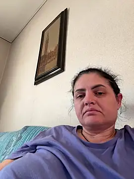 Snapshot of Sony28v chatting on February 22, 6:57 am Sony28v online show from February 22, 6:57 am