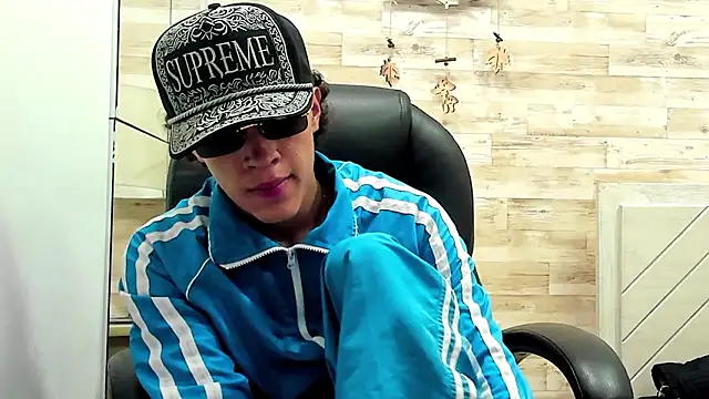 Snapshot of Jordi_Cooper chatting on February 23, 3:59 am Jordi Cooper online show from February 23, 3:59 am