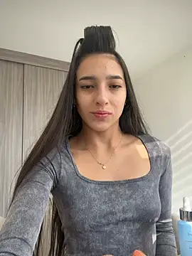 Snapshot of DannyCr_1 chatting on February 11, 9:20 pm DannyCr 1 online show from February 11, 9:20 pm